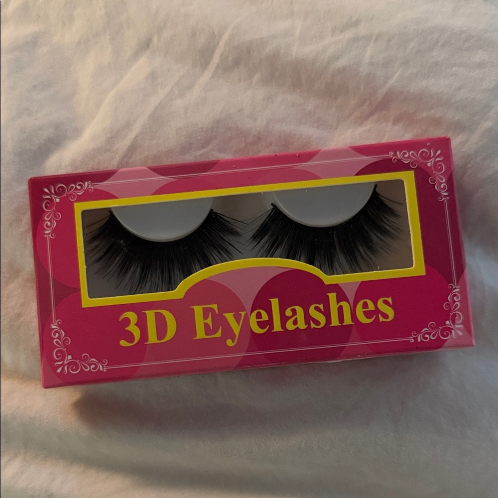 3D Eyelashes in Pink Box